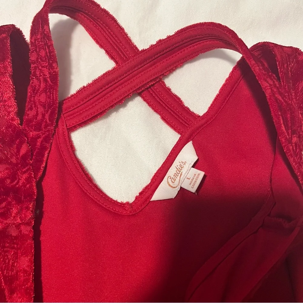 Candie’s red velvet dress - Picture 2 of 3